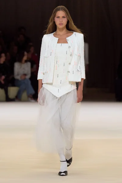 Look 4